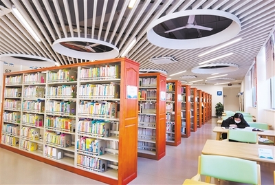 改擴(kuò)建后對(duì)外試運(yùn)行 江門市圖書館“顏”“智”大增